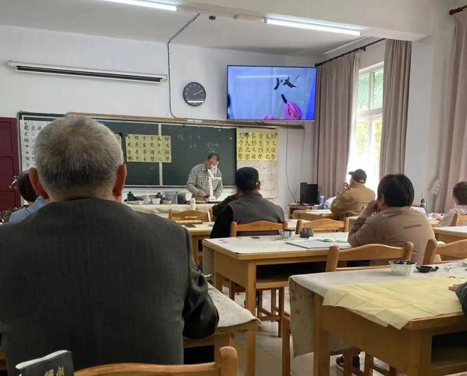 弃了双11爱上了“老年严选”AG真人国际这届脆皮年轻人抛(图1)